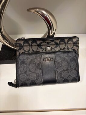 Coach Signature Double Zip Wallet in Charcoal and Black